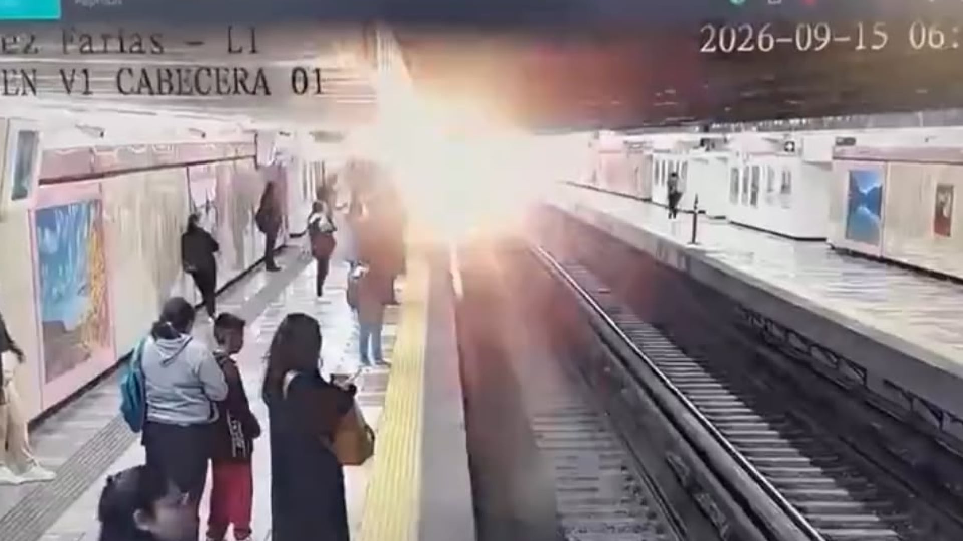 VIDEO | ¿Qué pasó en la Línea 1 del Metro? Usuarios abandonan la estación por esta razón 