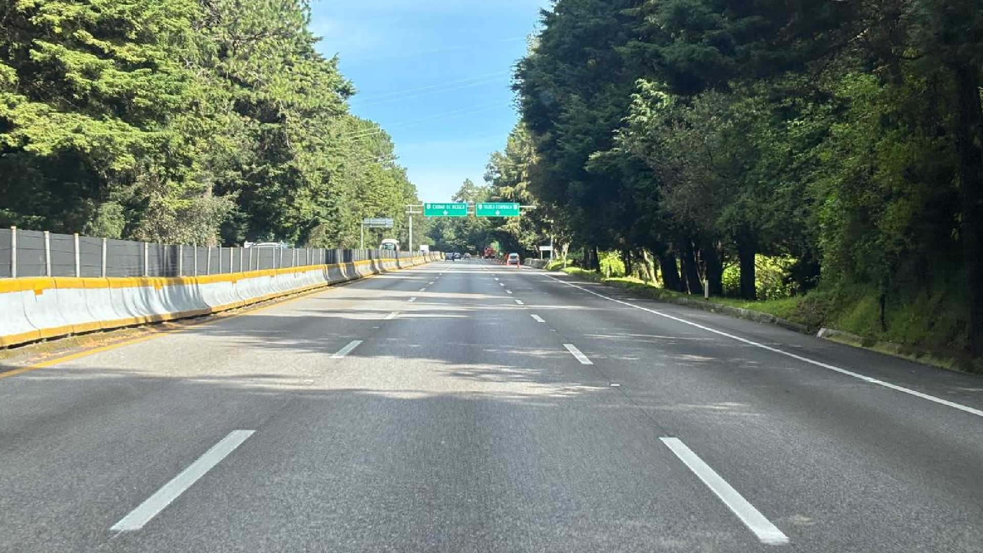 ¡PRECAUCIÓN! Accidente provoca CIERRE parcial y tráfico en la autopista México-Cuernavaca 