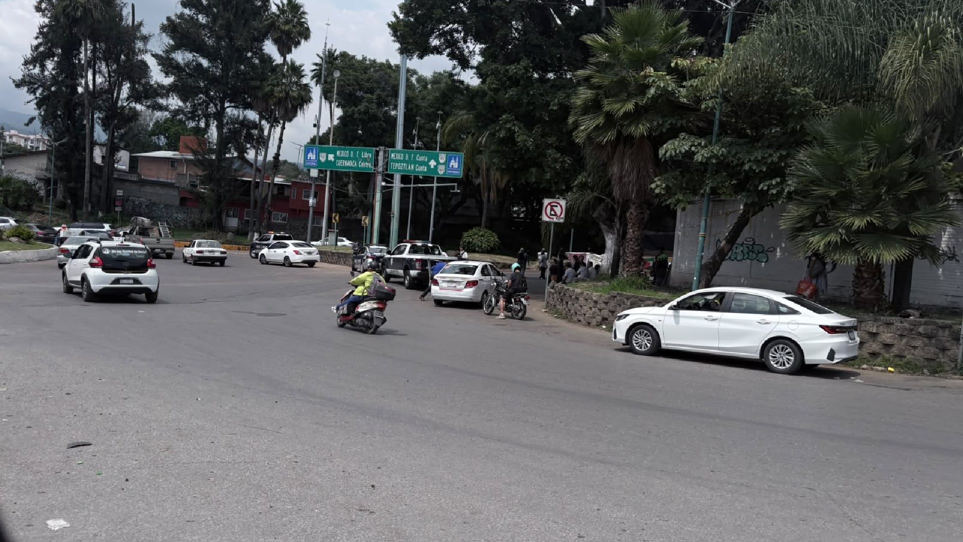 ¡ÚLTIMA HORA! Cierran salida hacia CDMX a la altura de la Paloma de la Paz; esto pasó
