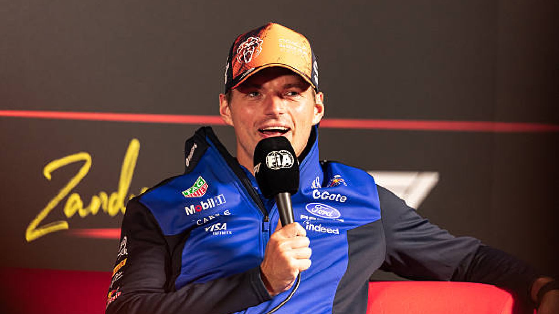 Max Verstappen pone alto a los rumores; esta será su escudería hasta 2030