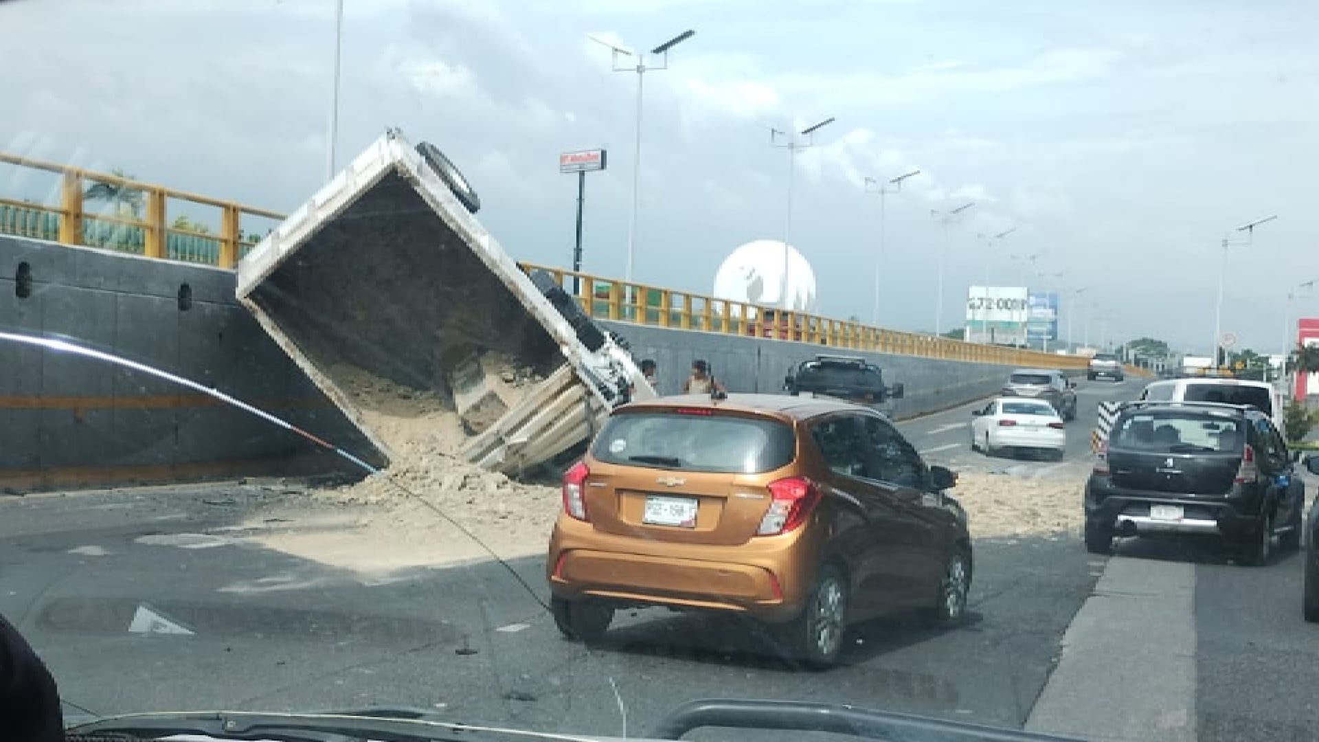 ¡ÚLTIMA HORA! Se registra grave accidente a esta altura del Paso Exprés; esto se sabe 